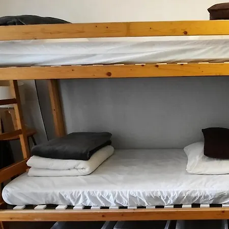 Large For 4 People, Free Private Parking Apartment