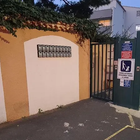 Lejlighed Large For 4 People, Free Private Parking Agde
