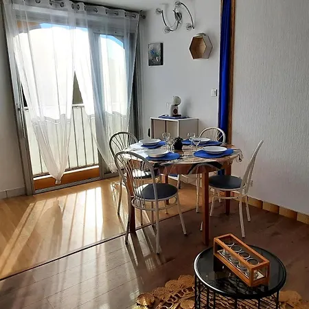 Large For 4 People, Free Private Parking * Agde